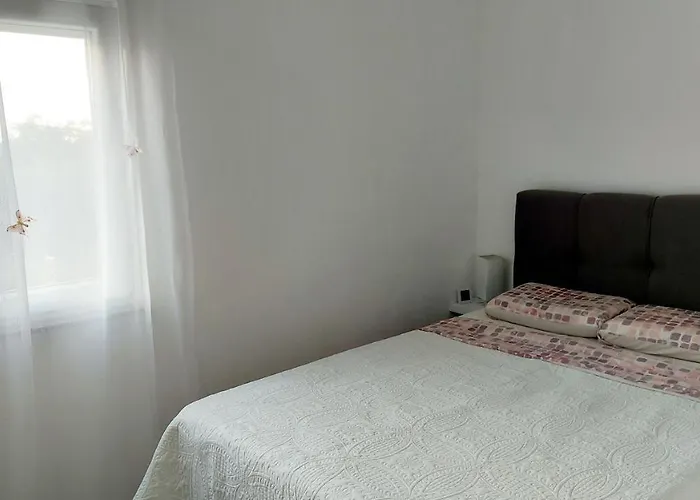 Kristina 아파트 파자나